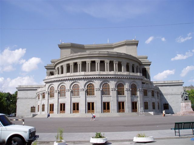 Armenia-yerevan-Opera-2005.jpg